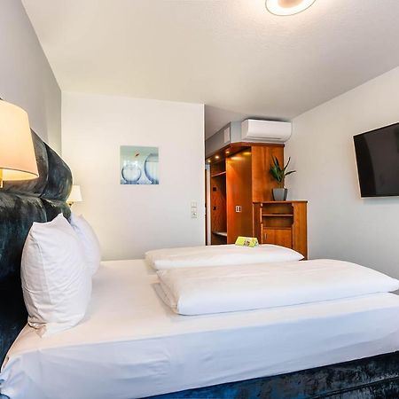 Hotel Frechener Hof Екстер'єр фото