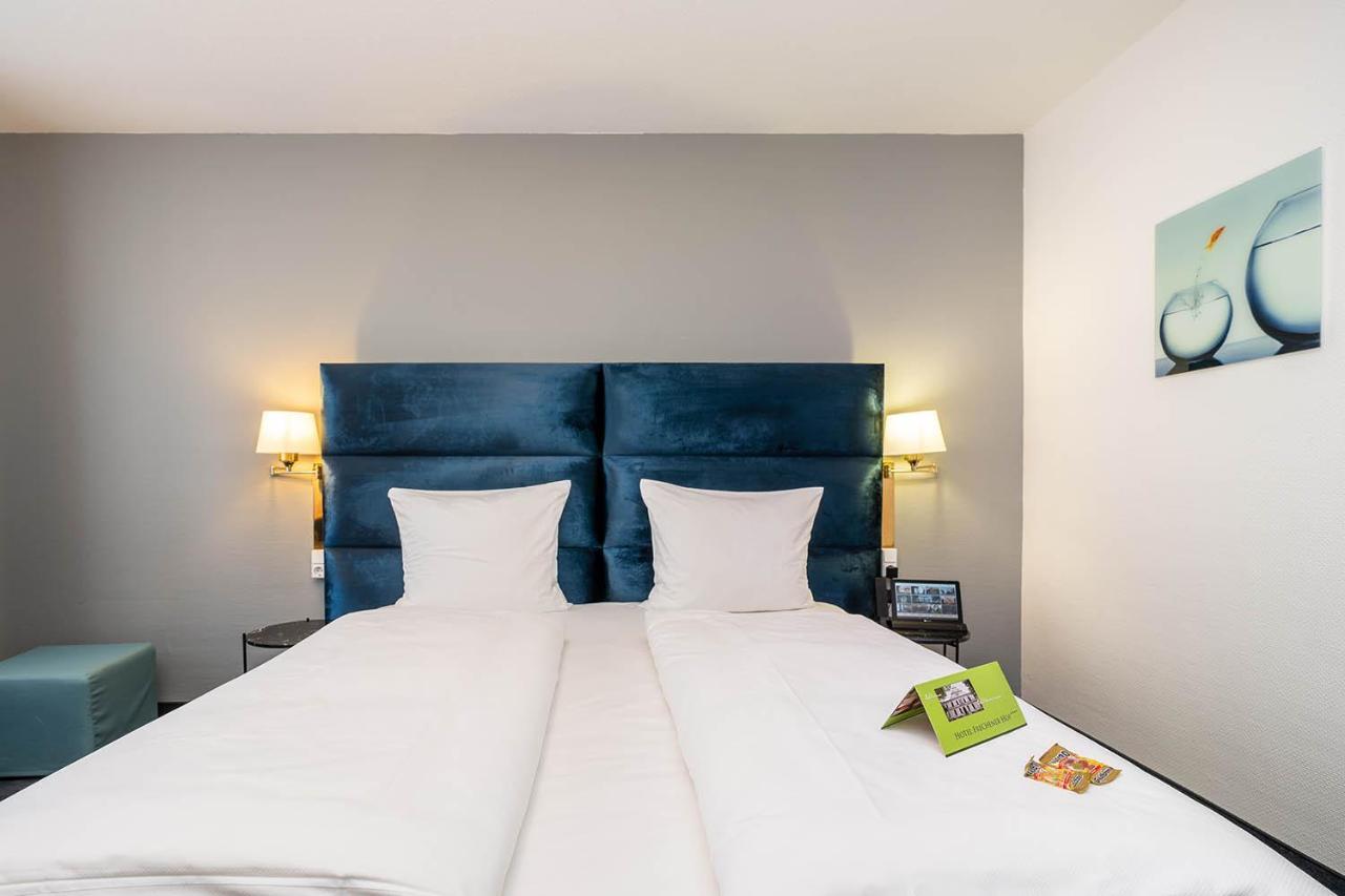 Hotel Frechener Hof Екстер'єр фото