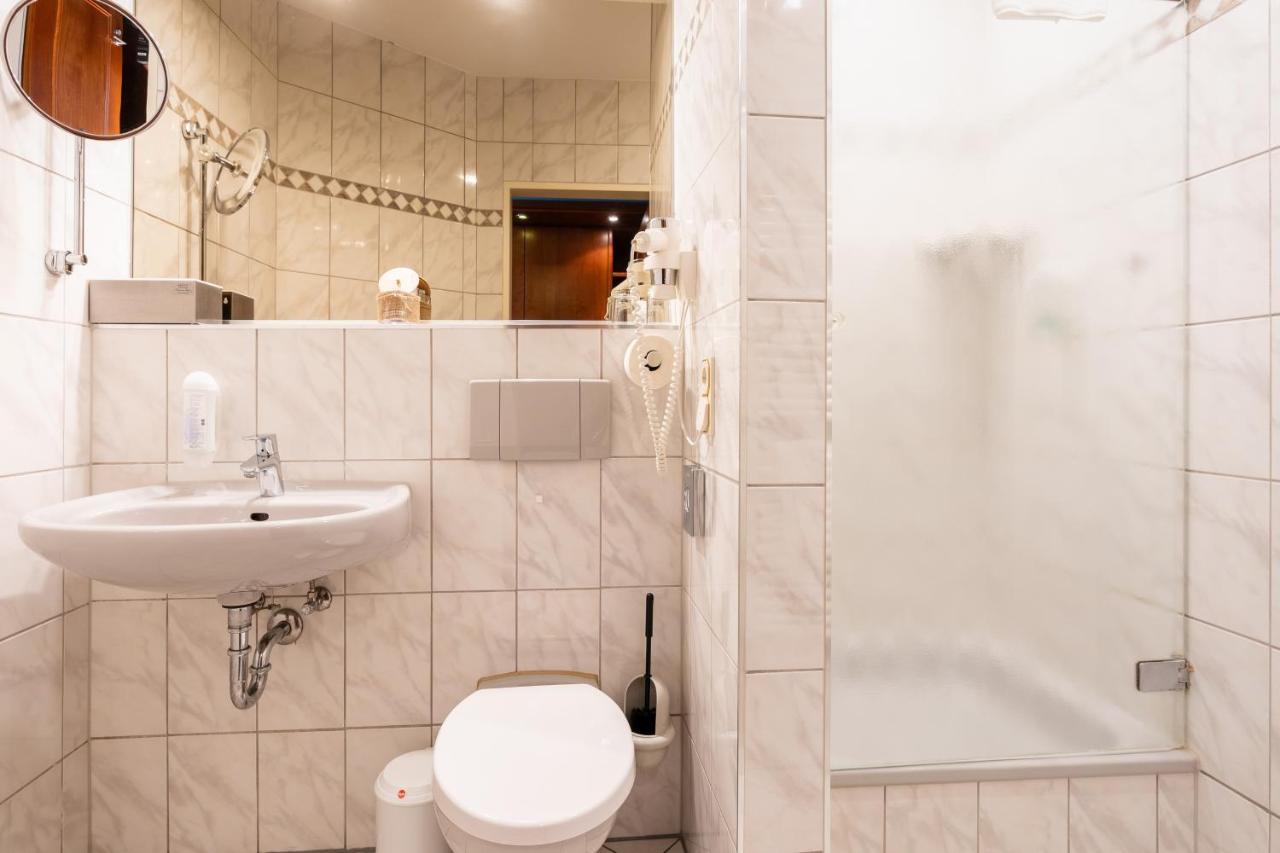 Hotel Frechener Hof Екстер'єр фото